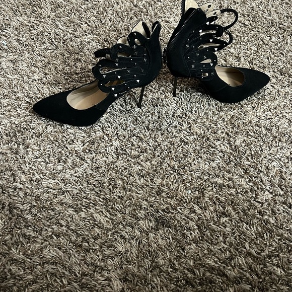 Angle wing heels - Picture 3 of 3